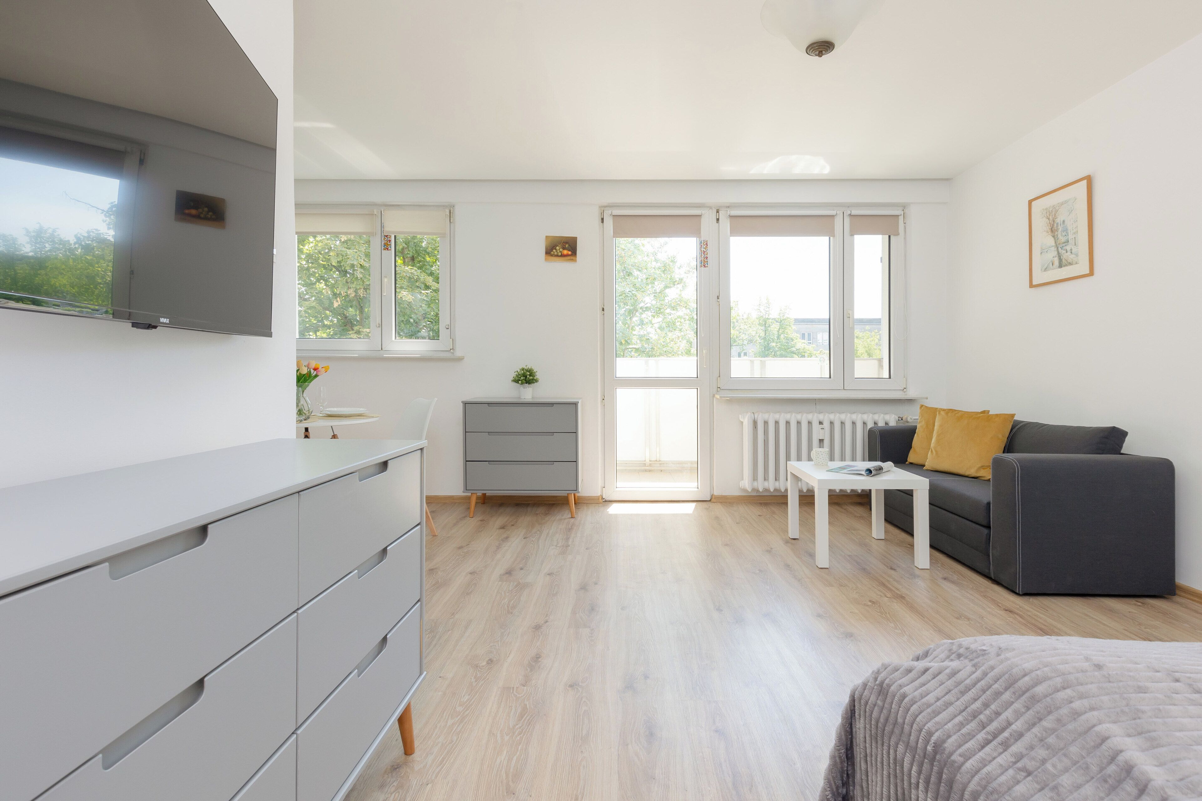 Studio, Balcony | Bed sheets