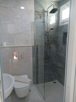 Wi-Fi de cortesia, roupa de cama