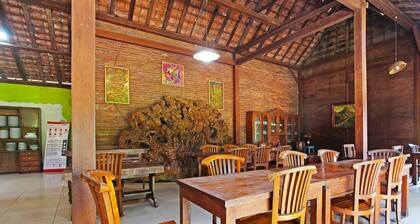 Super OYO 3693 Kopi Klotok Homestay Syariah