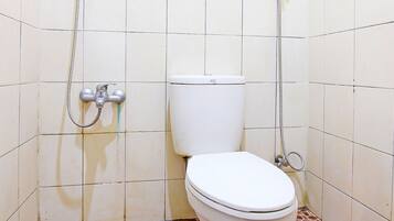 غرفة مزدوجة عادية | حمام | تجهيزات دش، مناشف