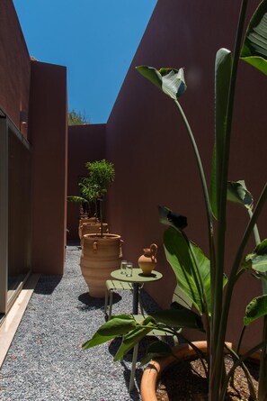 Villa, Accessible | 8 bedrooms, soundproofing - Plethora Luxury Suites (Malevizi)