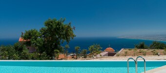 Plethora Luxury Suites