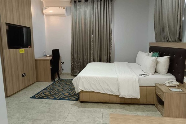 Business Room | 1 bedroom, bed sheets