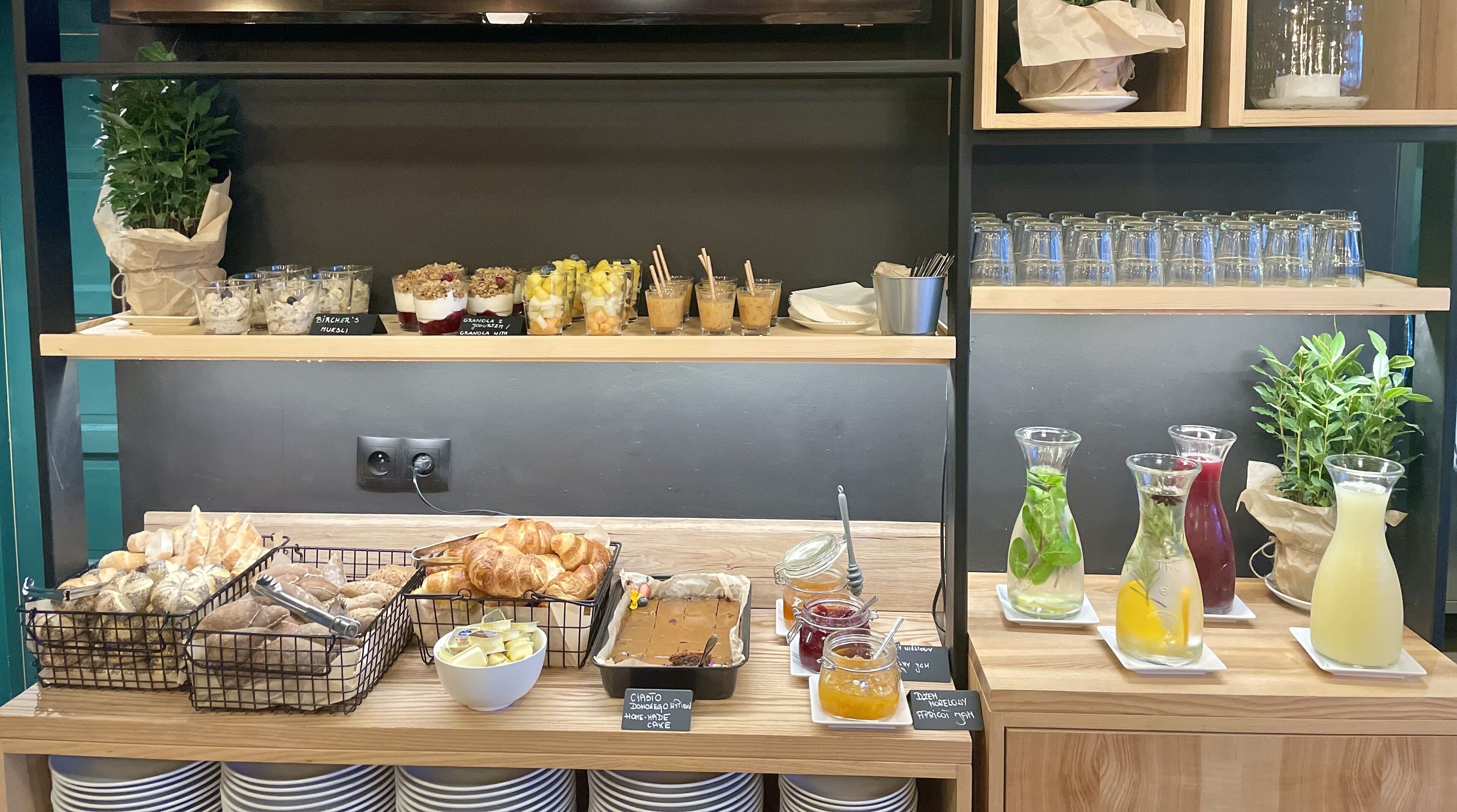 Daily buffet breakfast for a fee