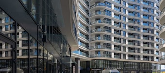 Elegant Apartment | Parking, Balcony, Close to EXPO XXI