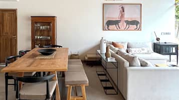 Deluxe Villa | Living area