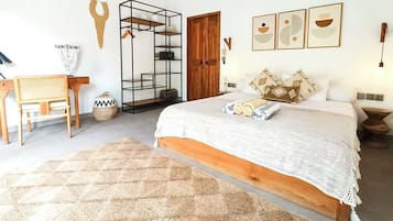 Deluxe Villa | 2 bedrooms, desk, laptop workspace, free WiFi