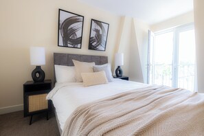 Apartamento, 3 quartos | 3 quartos, roupas de cama antialérgicas, ferros/tábuas de passar roupa
