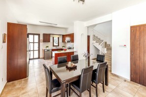 Villa (3 Bedrooms) | Innenbereich