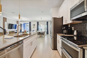 Fridge, microwave, stovetop, dishwasher