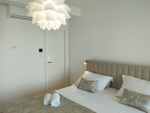 4 slaapkamers, een bureau, een strijkplank/strijkijzer, gratis wifi