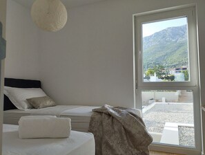 4 Schlafzimmer, Schreibtisch, Bügeleisen/Bügelbrett, kostenloses WLAN
