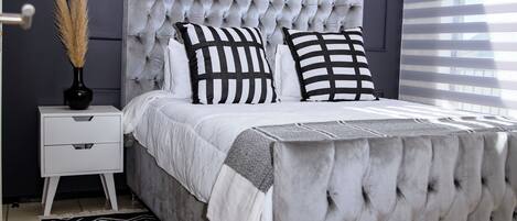 1 bedroom, desk, iron/ironing board, WiFi