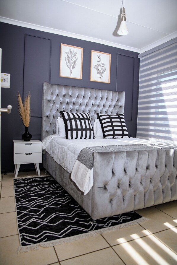 1 間睡房、書桌、熨斗/熨衫板、Wi-Fi