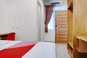 Habitación Deluxe doble | Espacio para trabajar con un portátil, wifi gratis, ropa de cama