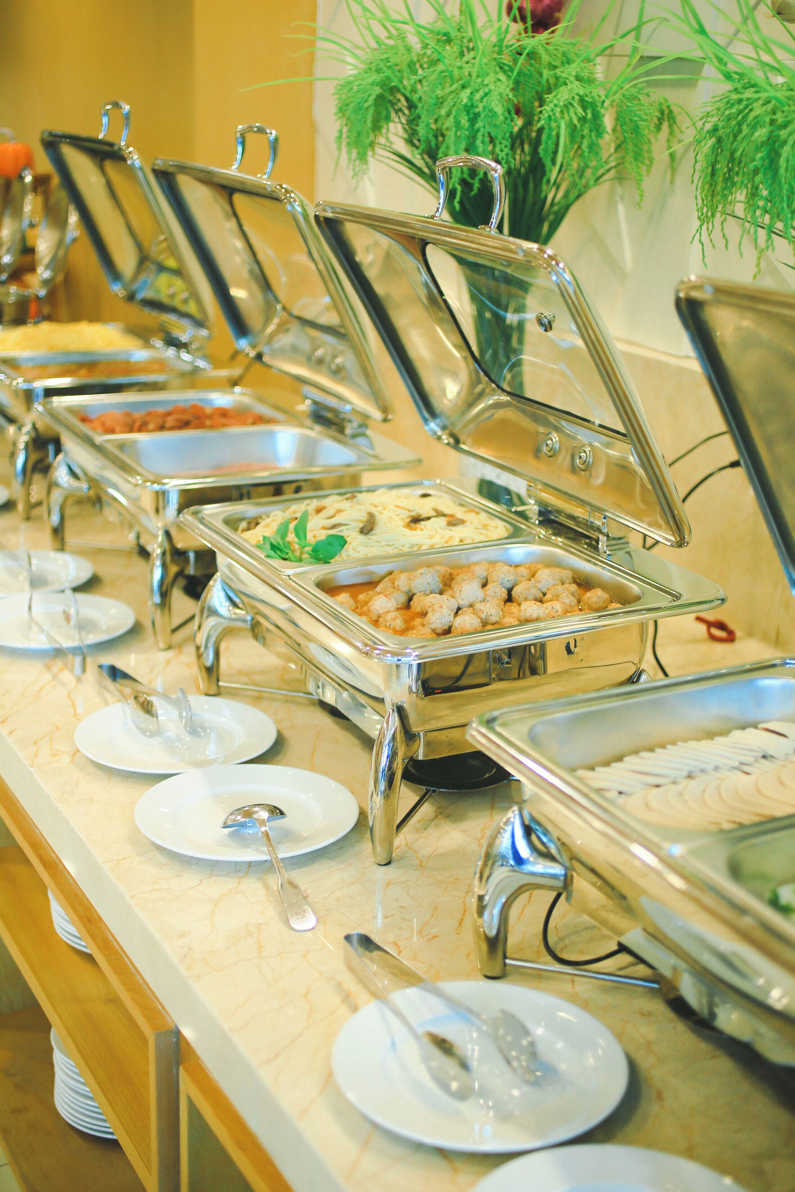 Daily buffet breakfast (VND 250000 per person)