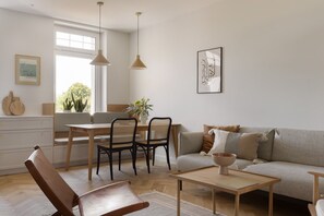 Superior Apartment | 3 bedrooms, desk, laptop workspace, iron/ironing board - NORDBYHUS Apartamenty Seredynskiego (Gdansk)