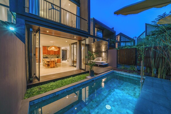 Outdoor pool - Villa RIZR - Industrial 3BR villa (Canggu)