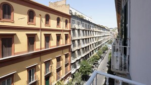 Deluxe Quadruple Room | Premium bedding, down comforters, desk, laptop workspace - La Chambre Duomo (Naples)