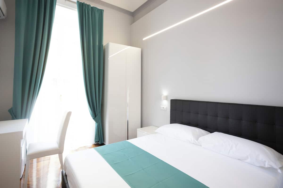 Quarto luxo | 1 quarto, roupas de cama premium, edredons de pluma