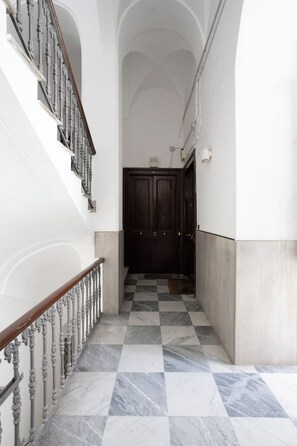Exterior - La Chambre Duomo (Naples)
