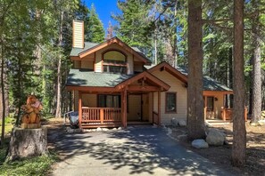 Exterior - Camp Westwater- Great family cabin, walk to bch. (Homewood)
