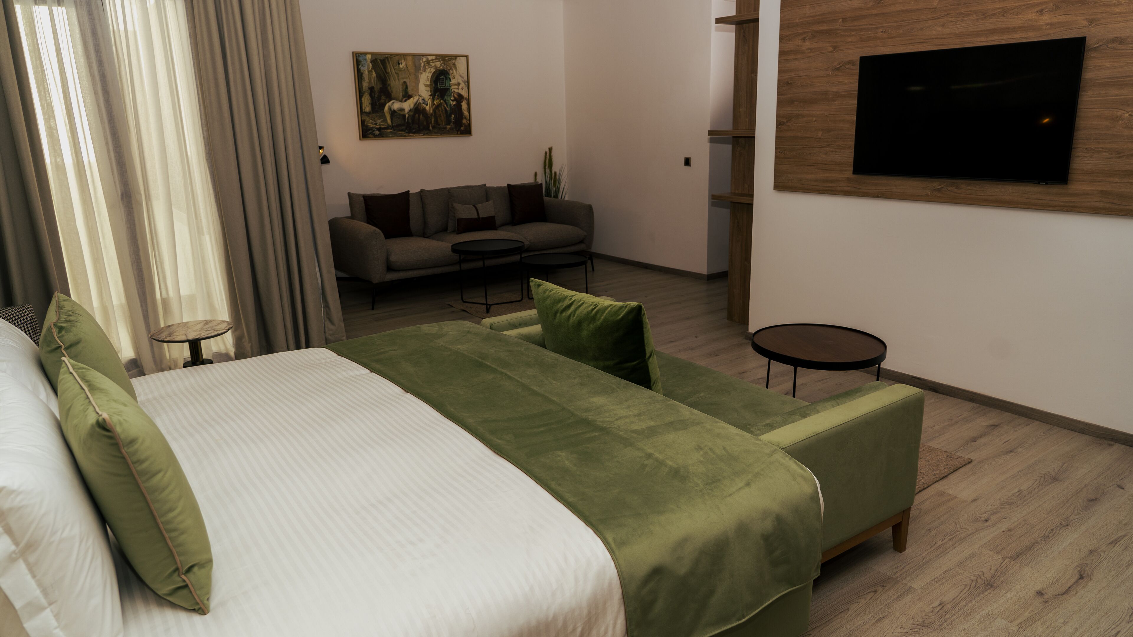 Prestige Suite | Escritorio, espacio para trabajar con laptop y wifi gratis 