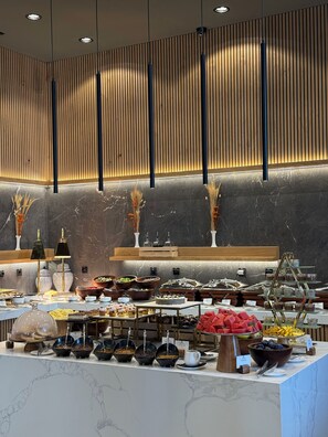 Free daily continental breakfast