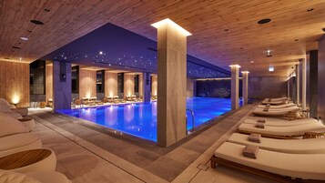 Una piscina techada