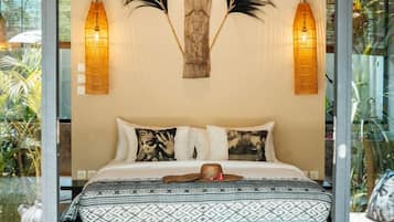 Minibar, in-room safe, individually decorated, individually furnished