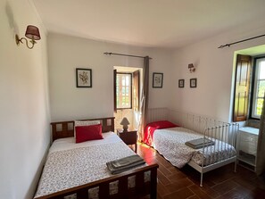 4 bedrooms, free WiFi, bed sheets