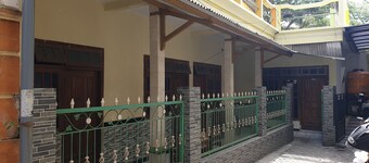 OYO Life 92620 Syfa Kost