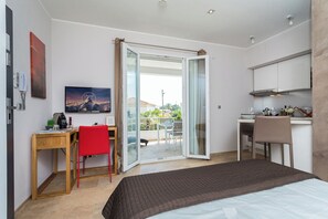 Classic Studio | Living area | Flat-screen TV - Villa Velvet (Villeneuve-Loubet)