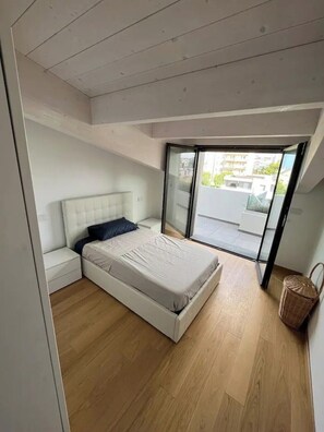 2 bedrooms, WiFi, bed sheets - Waterfront (Montesilvano)