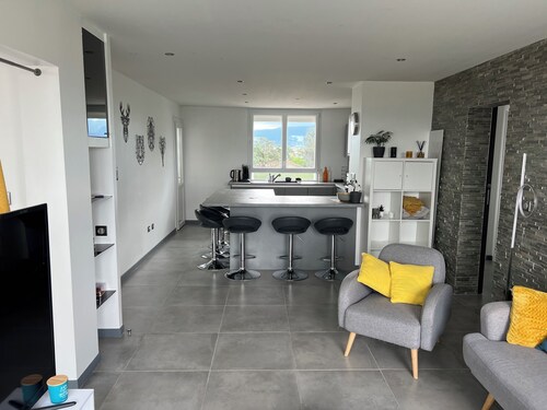 Appartement Lumineux avec vue sur la montagne ( Vercors et Ardèche )