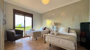 4 bedrooms, desk, iron/ironing board, WiFi