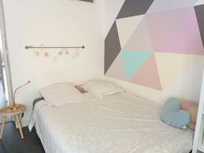 2 dormitorios, tabla de planchar con plancha, wifi gratis y ropa de cama