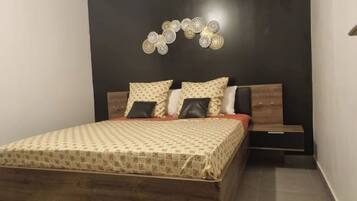 2 slaapkamers, een strijkplank/strijkijzer, gratis wifi, beddengoed