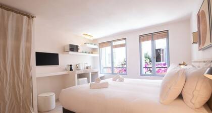 A Charming Studio in the Heart of Saint-Tropez