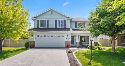 Silver River Retreat Large Home! Community Pool