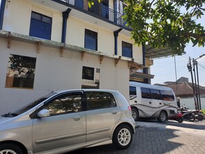 Exterior - OYO Life 92622 Jatiluhur Kost Syariah (Malang)