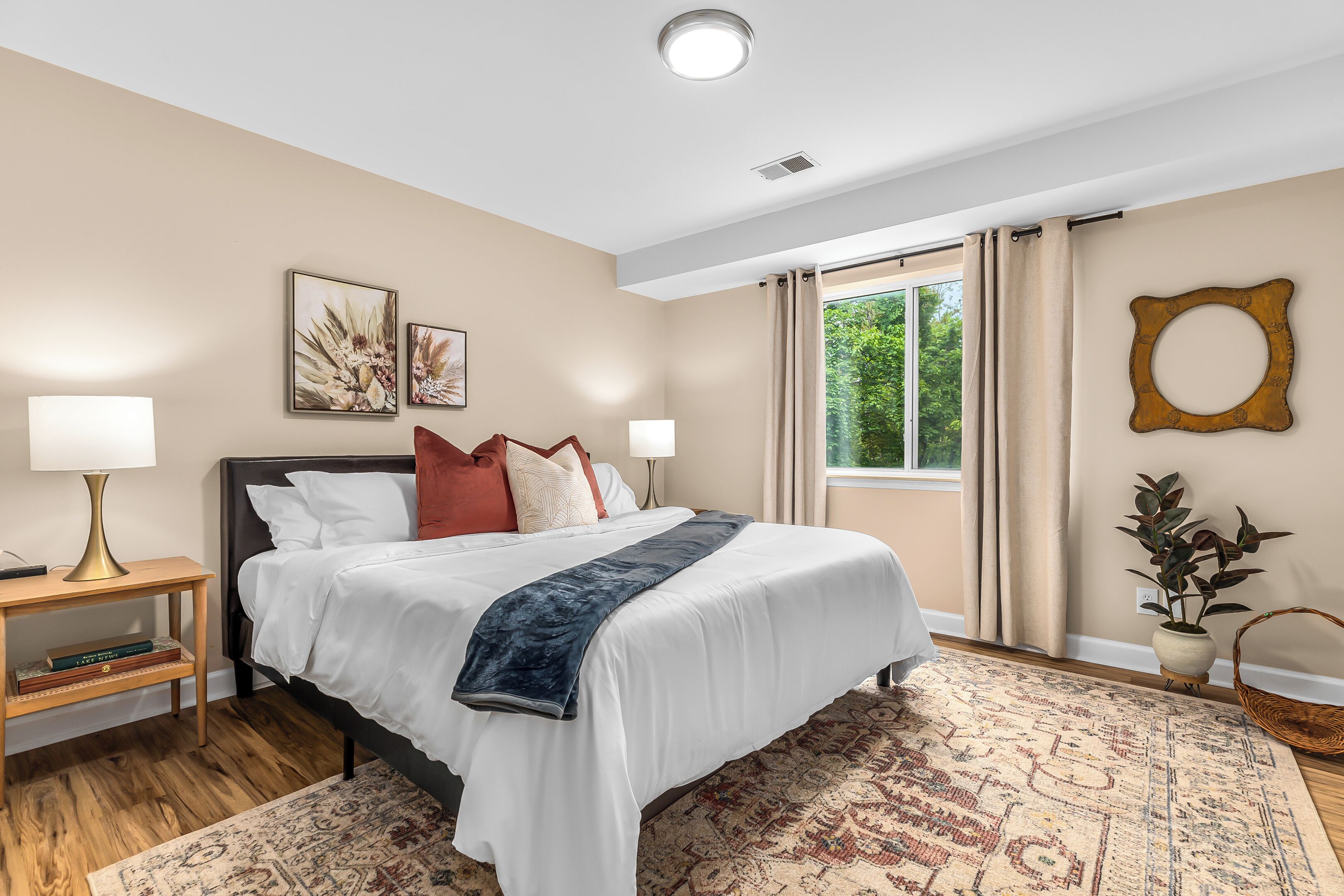 1 habitación, tabla de planchar con plancha, wifi gratis y ropa de cama 