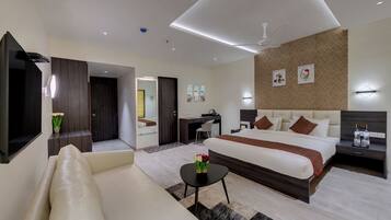 Executive Suite Room | Desk, free WiFi, bed sheets