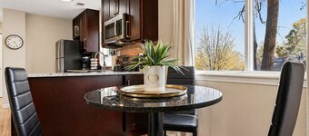 New! Cozy 1BR Upper Unit in the Heart of Roseville