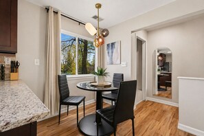 Dining - New! Cozy 1BR Upper Unit in the Heart of Roseville (Roseville)
