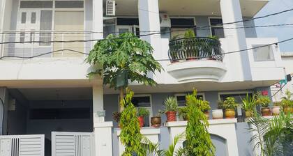 Rental flats & apartment, nearby airport Solanki residency