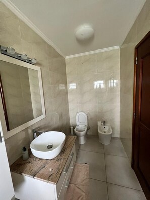 Comfort Apartment | Bathroom