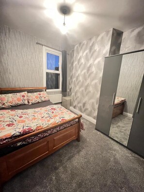 Apartment, 2 Queen Beds | 2 bedrooms, free WiFi, bed sheets - Lovely 2-bedroom Flat in London Stratford (London)