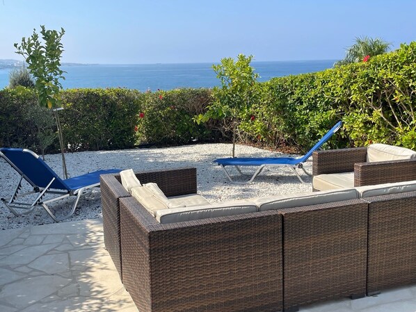 Property grounds - Endless seaviews and private pool -- and a stroll to Coral Bay! (Coral Bay)