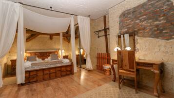 ห้องซูพีเรียดับเบิล | เครื่องนอนป้องกันสารก่อภูมิแพ้, มินิบาร์, ตู้นิรภัยในห้องพัก